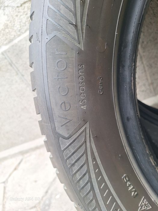 2бр 215/60/17 всесезонни Good Year