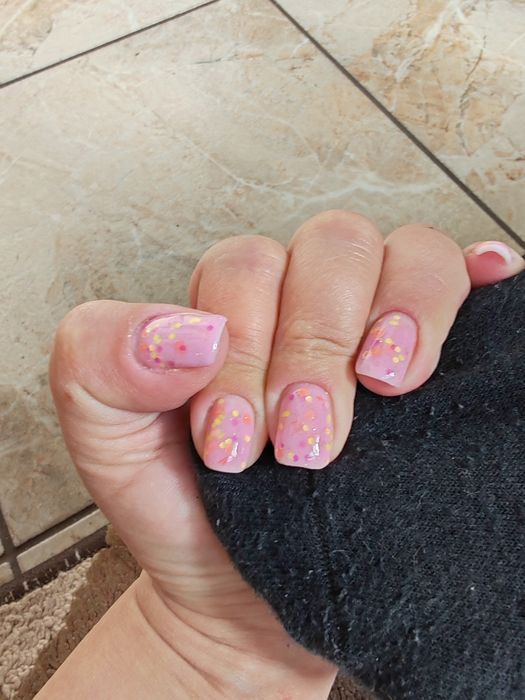 Servicii de manichiura la preturi accesibile