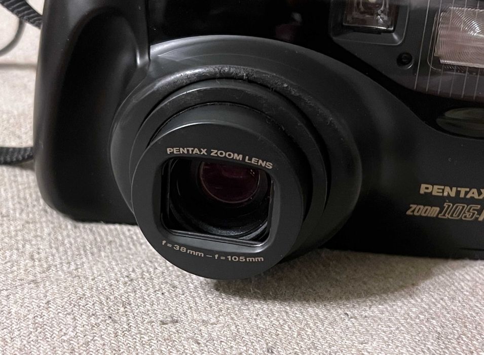 Aparat foto analog Pentax Zoom 105 R AF cu display spate si husa