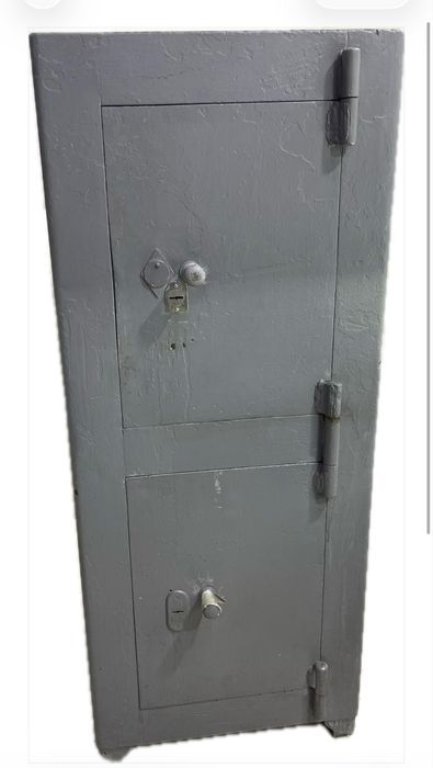 Сейф металлический с песком.