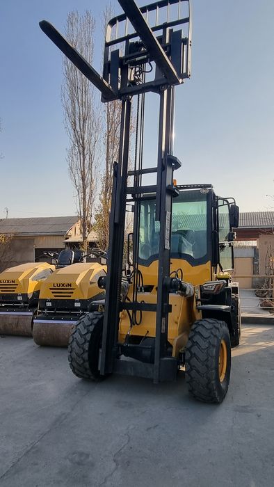 Погрузчик автокара каток 51 от кучи 3 тонна 8600