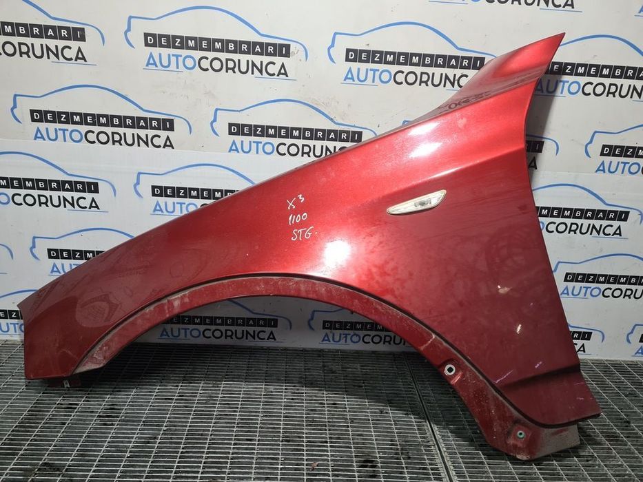 Aripa Stanga Fata BMW X3 E83 Facelift 2008 - 2010 4 Usi ROSU (1100)