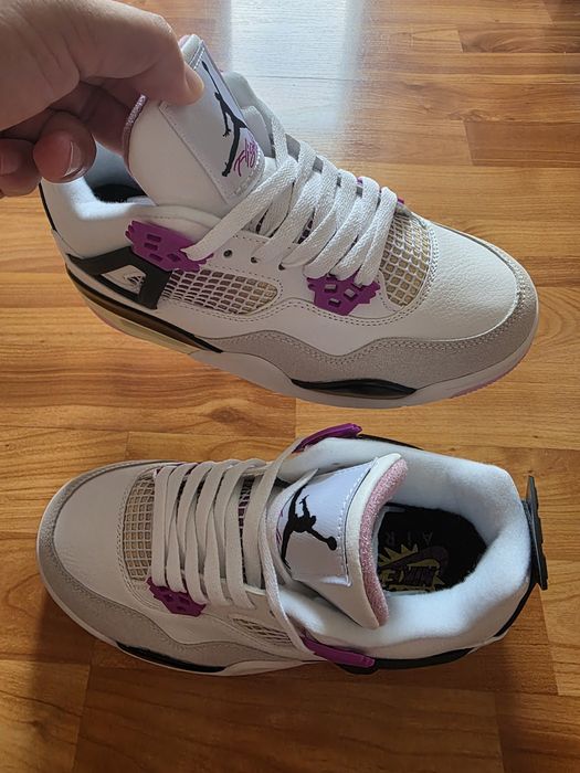 Adidasi jordan patru nou