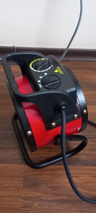 Aeroterma incalzitor 220 v. 2000 wati. Reglabil. Nou!