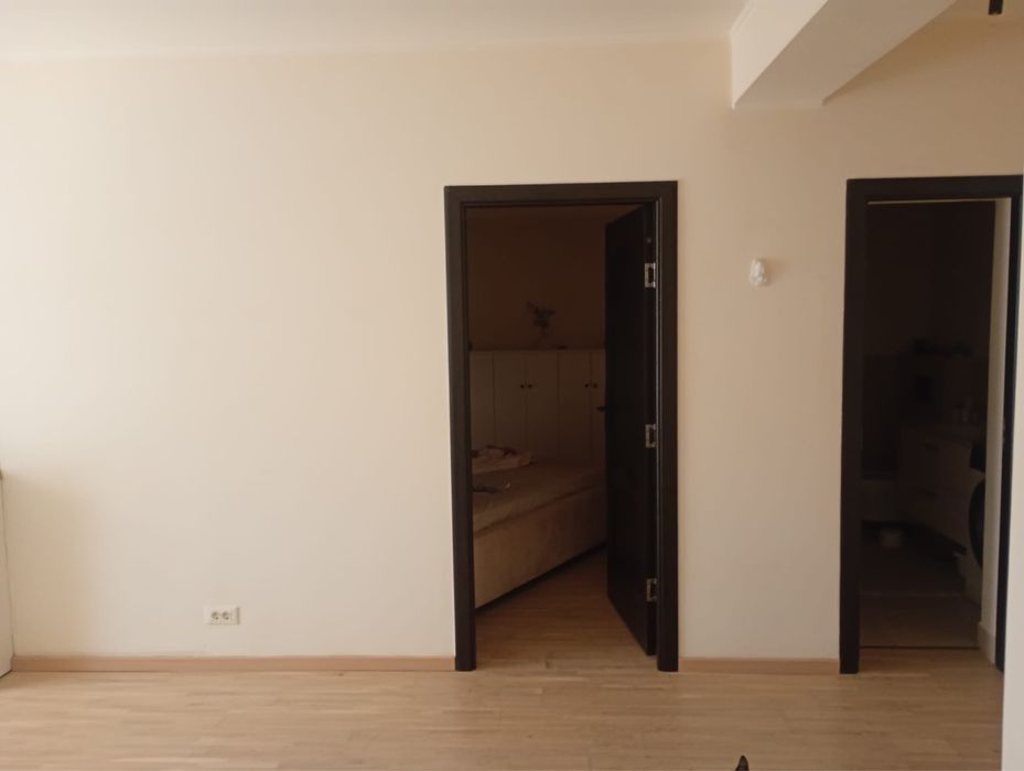 Vand apartament 2 camere zona Baneasa , strada Zeletin