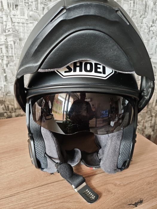 Shoei Neotec 2 размер М.
Каската е в отлично състояние.
Цена 300 Евро
Цена със Sena Srl 2 450 евро. 
Само Sena 150 евро