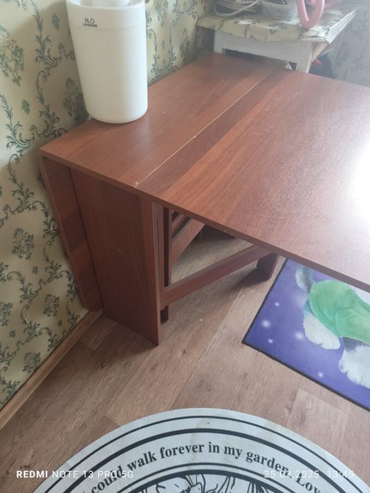 Раскладной стол для гостей