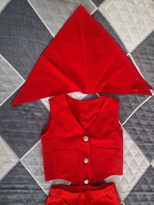 Продам костюм на 8-9 л