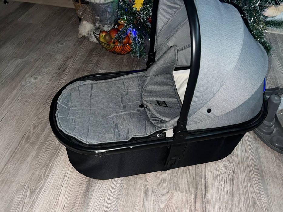 Продавам бебешка количка