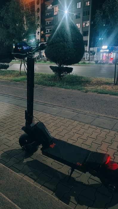 Продавам тротинетка Kukirin G4