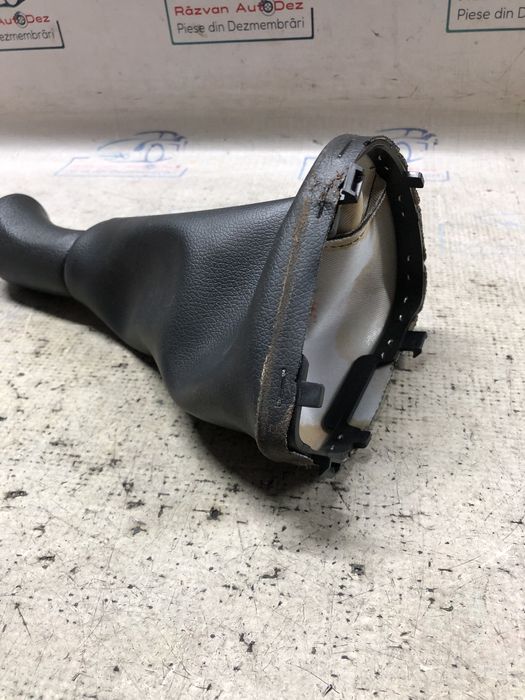 nuca schimbator 5+1 trepte  dacia sandero 2 2017