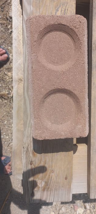 Продаётся красный кирпичи