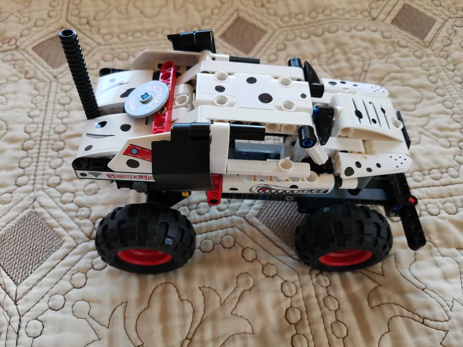 LEGO Technic Monster Jam Monster Mutt далматинец - 42150.