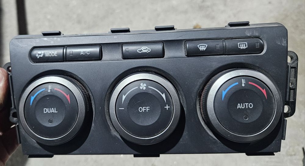 Управление климатик за Мазда 6 2010