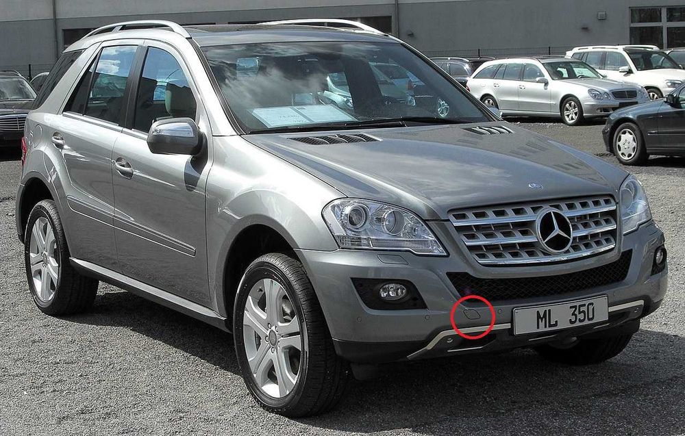 Капачка предна броня кука теглич Mercedes ML W164 фейслифт / facelift