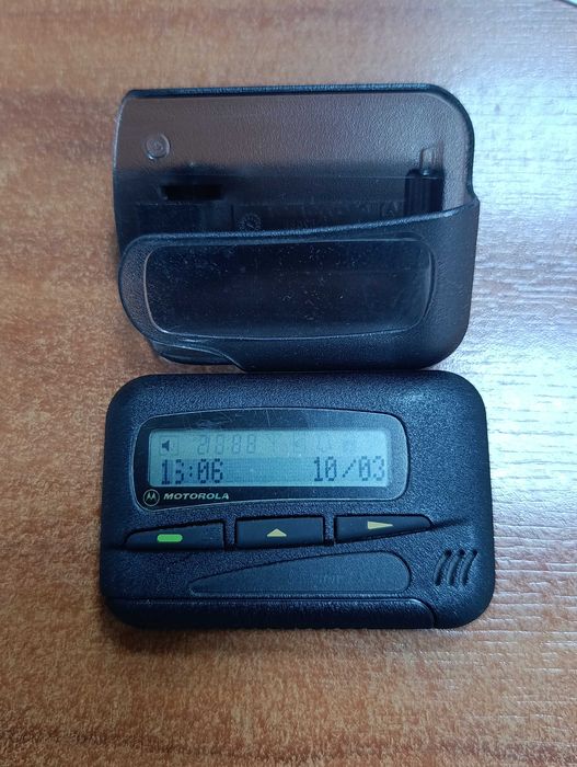 Продам пейджер Motorola