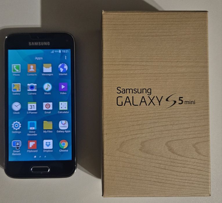 лот от 6 работещи мобилни телефона Samsung и Xiaomi