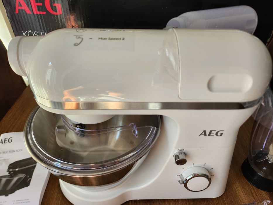 Планетарен миксер    AEG MK3200