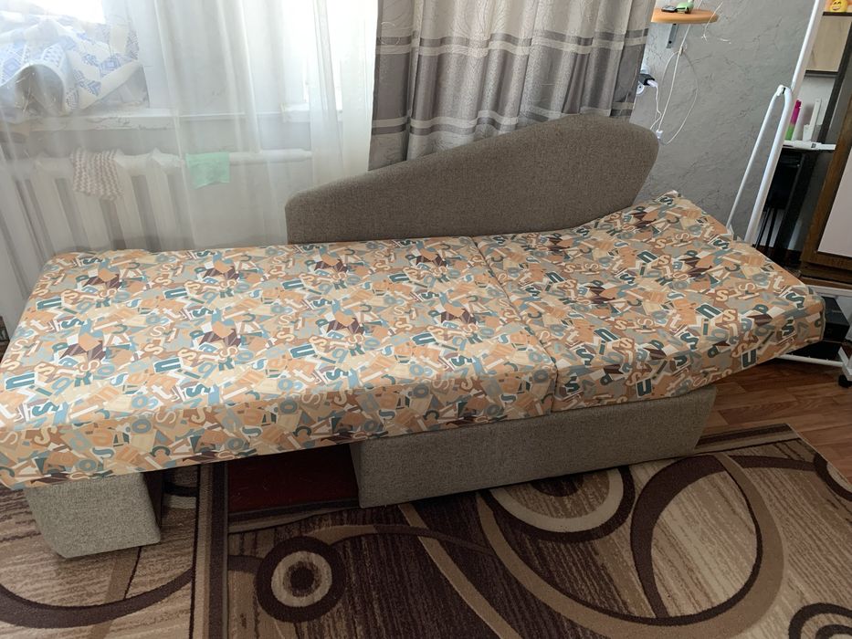 Продам Диван в хорошем состоянии