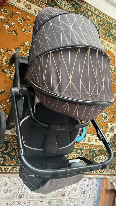 Продам коляску от рождения