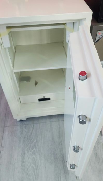 Сейф больше 200 кг новый