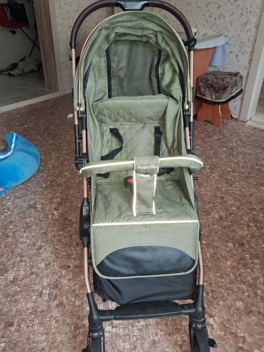 Продам коляску прогулочную