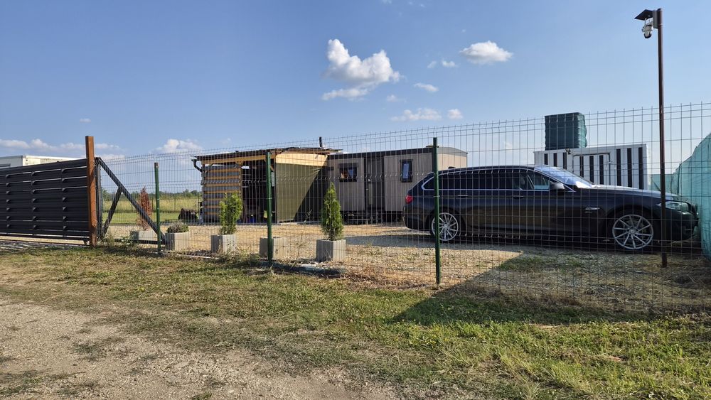 Teren 750 m.  si casa mobila