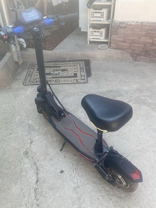 Электросамокат SpeedMax