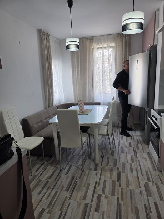 Давам Тристаен с Парко място  под наем  Ново Строителство Обзаведен