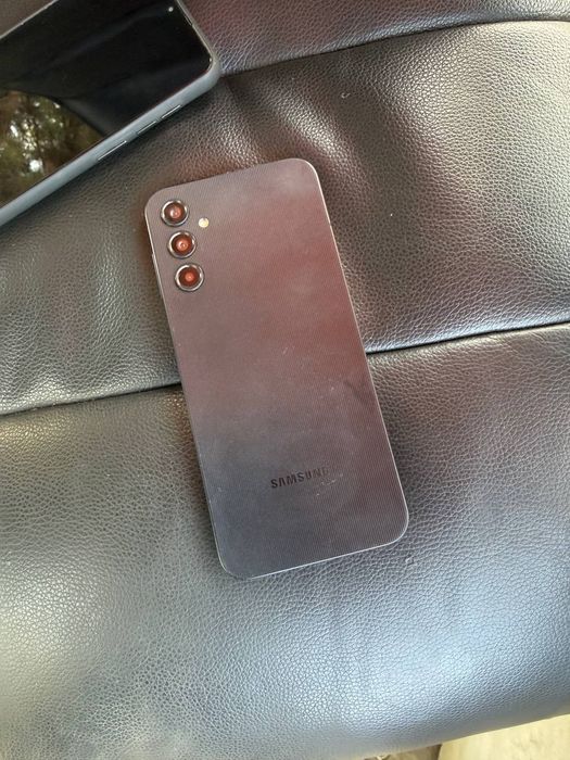 Samsung..A14 xolati yaxshi..