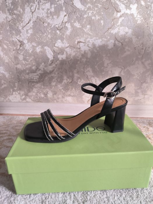 Босоножки женские