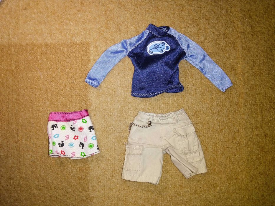 Продавам аксесоари за кукла Барби и кукла Кен