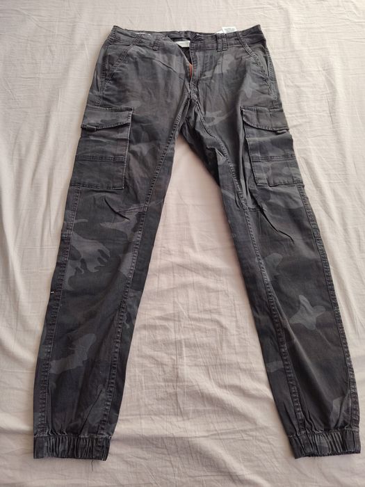 Pantaloni tactici jack&jones!