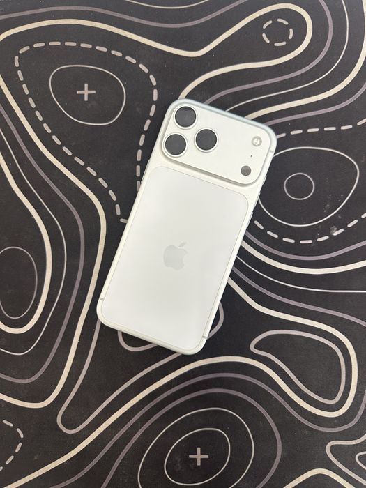 iPhone 17 pro max 256/100
