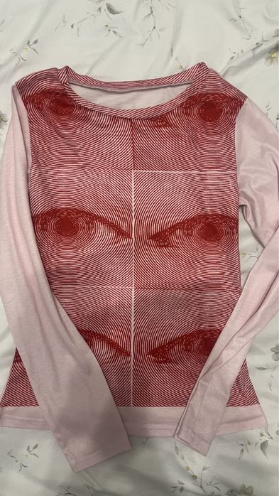 Bluza roz ochi rosii