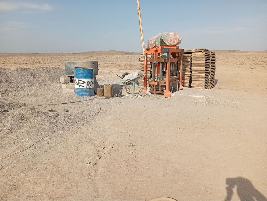 Shlakablok aparat sotiladi. Mishalka paddon qolip kabel hamma narsasi.