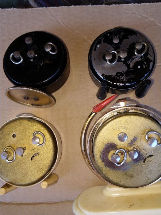 Ceas mecanic de masa, de mînă