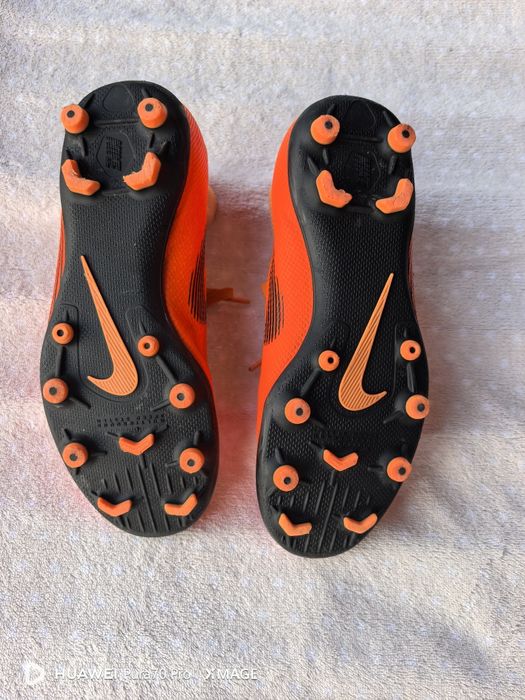 Детски бутонки nike номер 34 стелка 21.5см