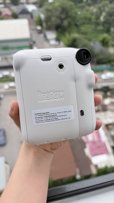 Продам instax mini 12