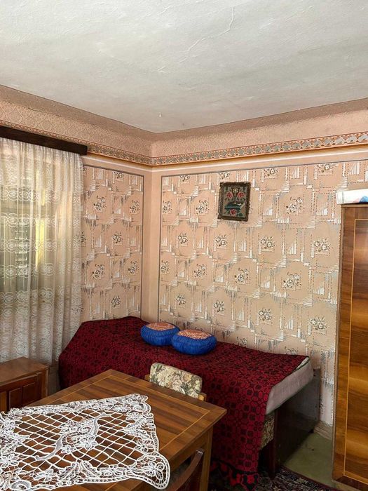Casă tradițională cu curte mare și șură, în localitatea Cut, județul Alba