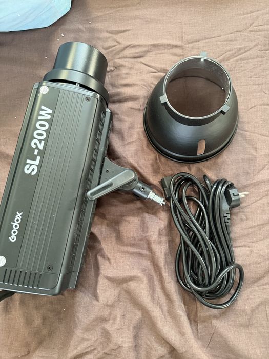 Blitz Godox SL-200W – Putere profesională pentru fotografie și videografie