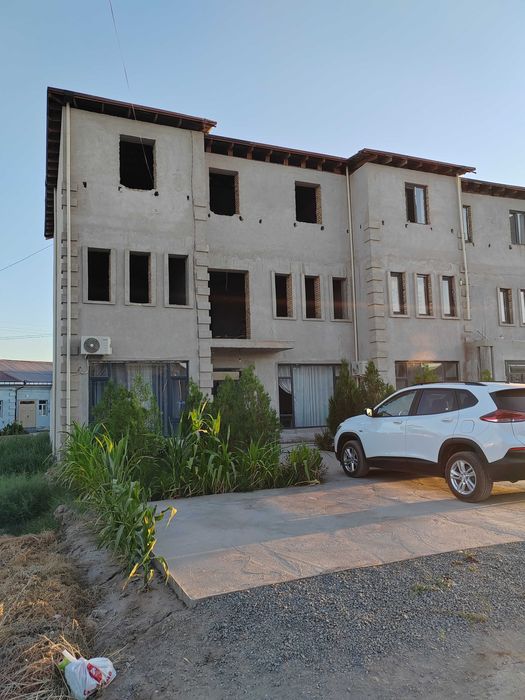 3 Qavatli turar joy Zudlik bilan