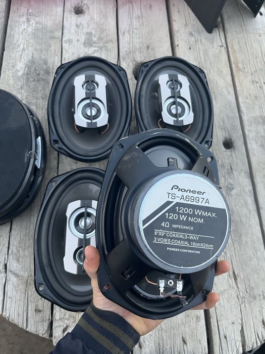 1 пар колонка сатылады