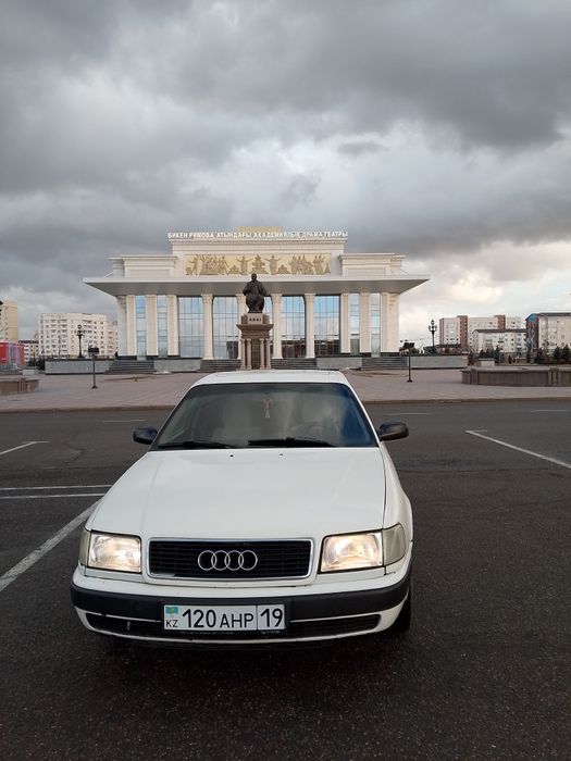 Продам Ауди 100 с4