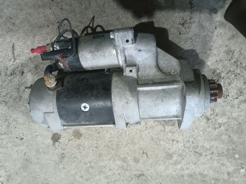 Продам стартер новый