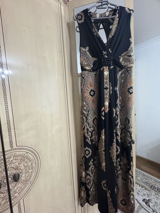Продам красивые вечерние платья.