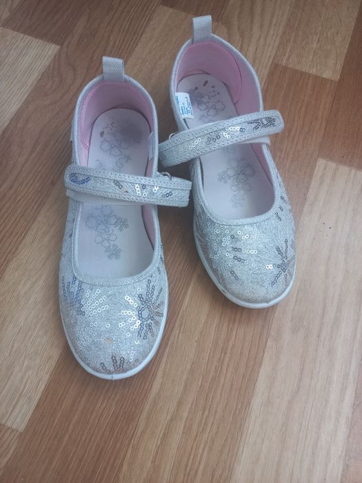 Детские босоножки