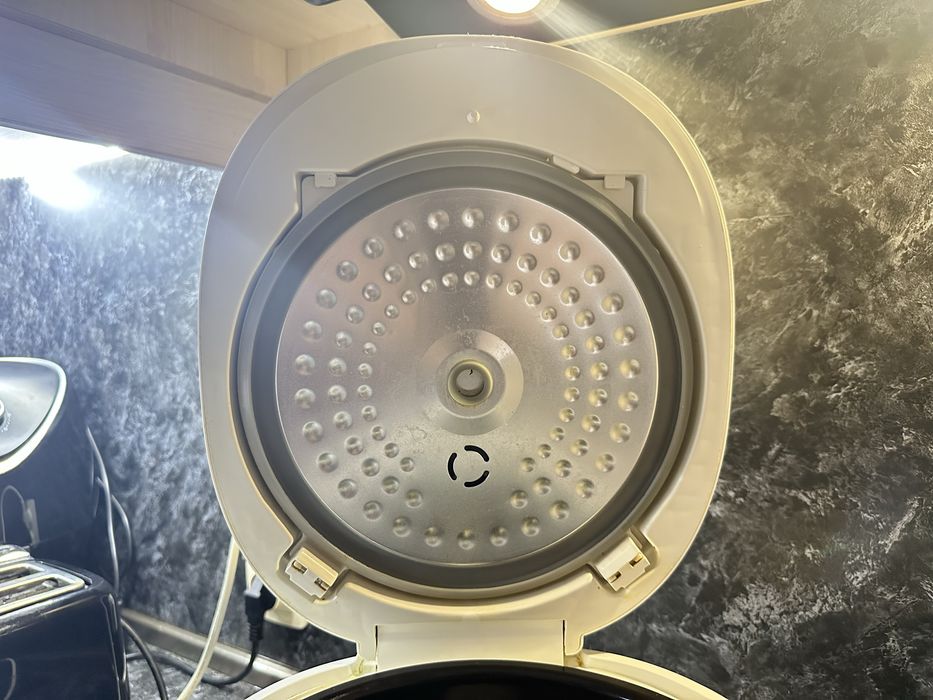 Мултикукър Philips HD4731