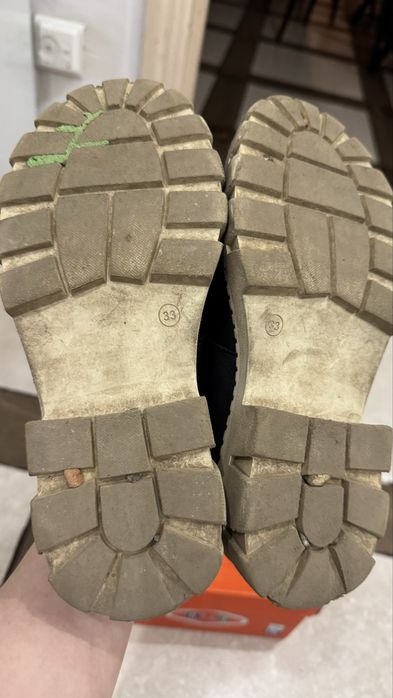 Продам детская обувь и платья