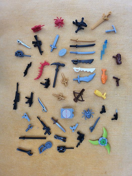 LEGO - accesorii figurine / omuleti